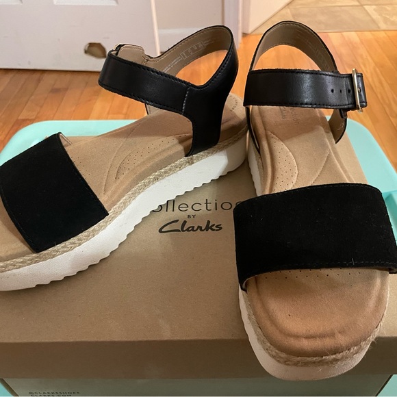 Women’s suede and leather wedge sandals…Collection by Clark’s! - Picture 2 of 8